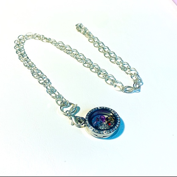 Origami Owl necklace and locket - Picture 1 of 2